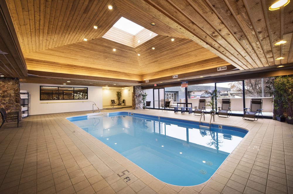 THOMPSON HOTEL & CONFERENCE CENTRE photo 1