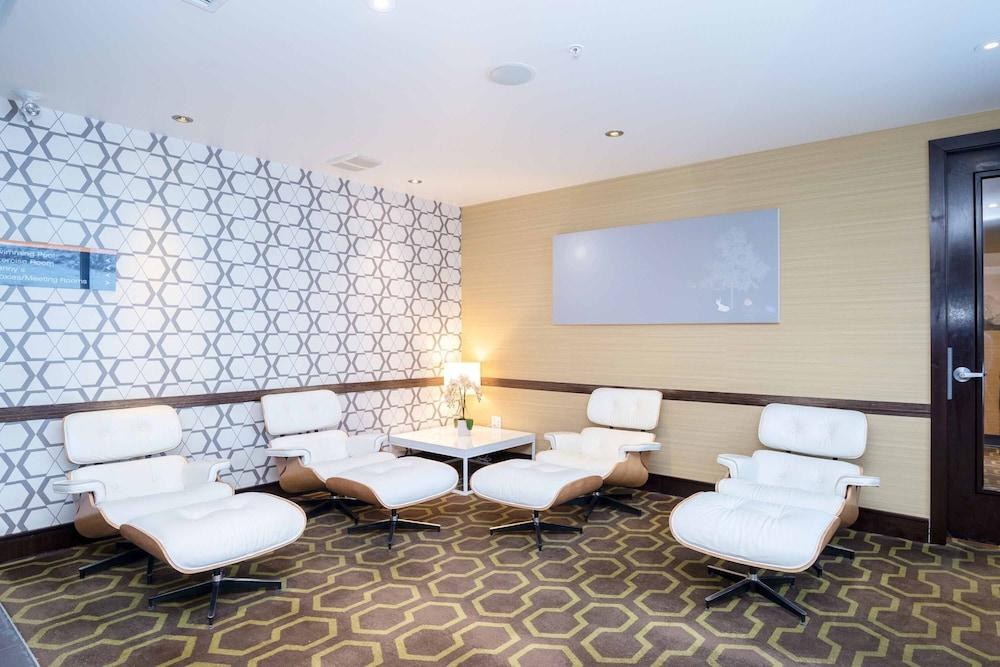 SANDMAN HOTEL CALGARY SOUTH photo 4