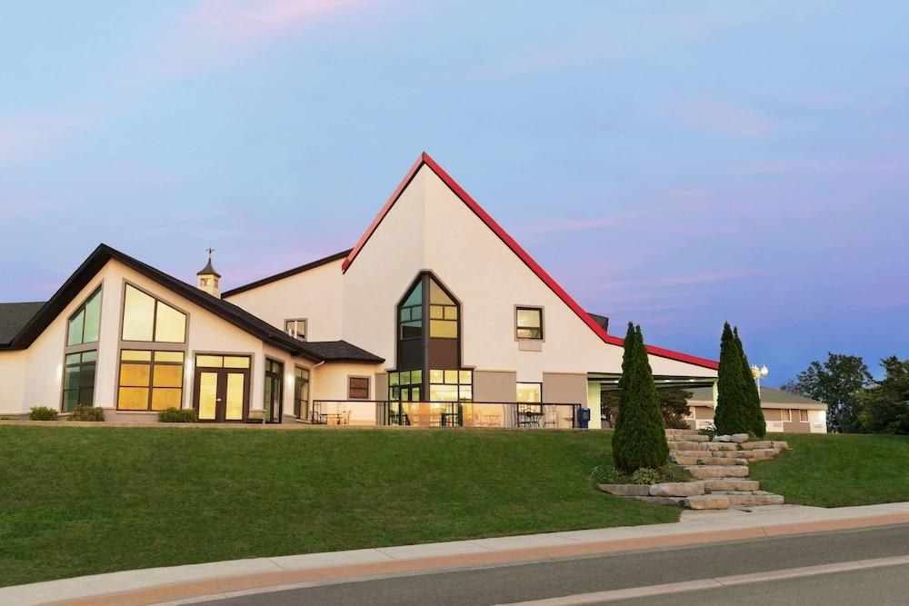 Days Inn by Wyndham Kingston photo 3