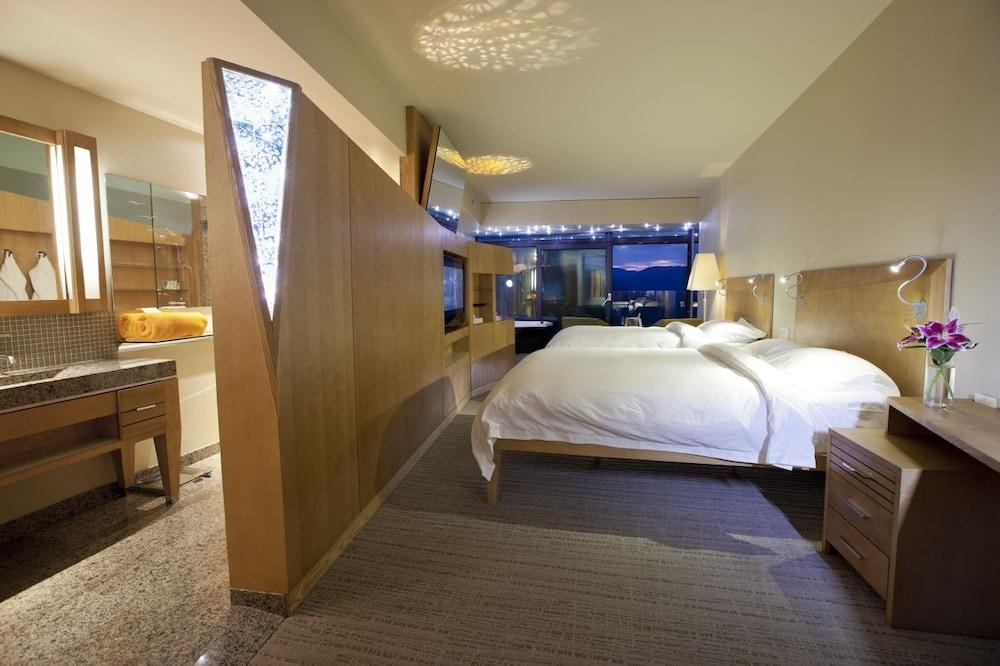Sparkling Hill Resort and Spa - Adults-Only Resort photo 4