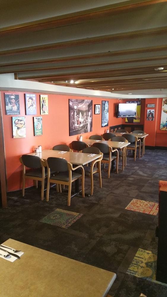 DAYS INN INNER HARBOUR photo 4