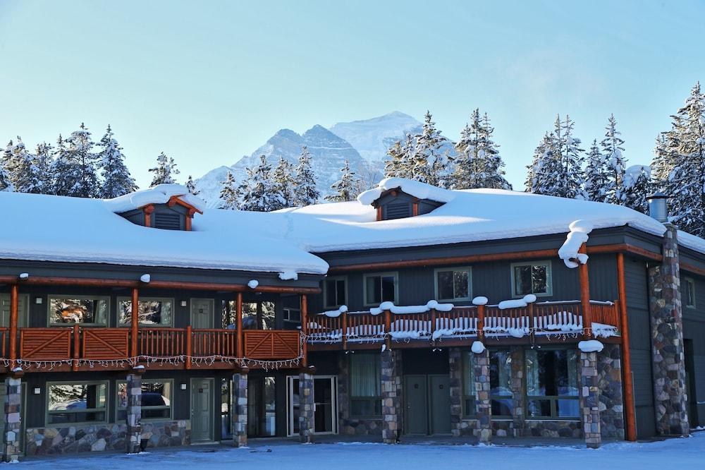 MOUNTAINEER LODGE photo 2