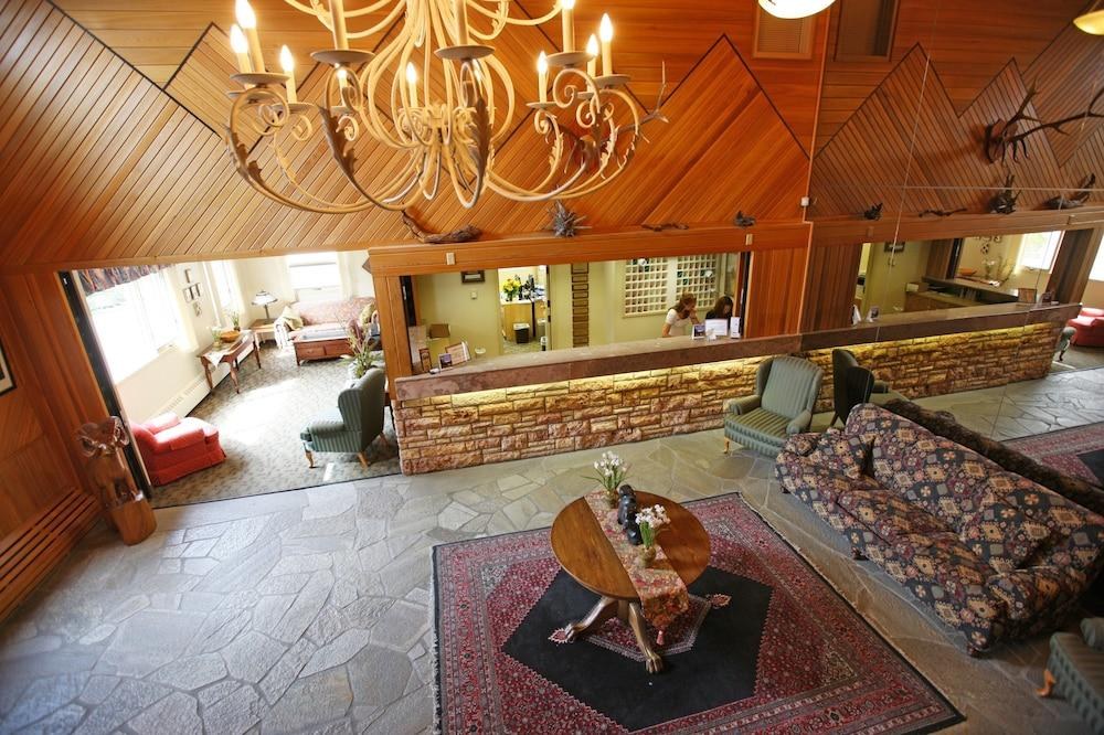 MOUNTAINEER LODGE photo 4