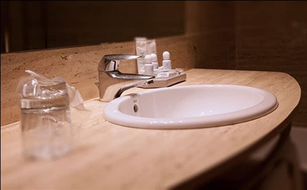 Vilana Hotel Boutique photo 3