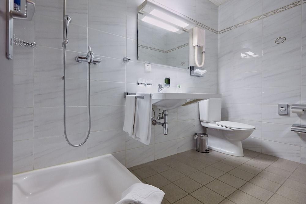CRYSTAL HOTEL photo 2