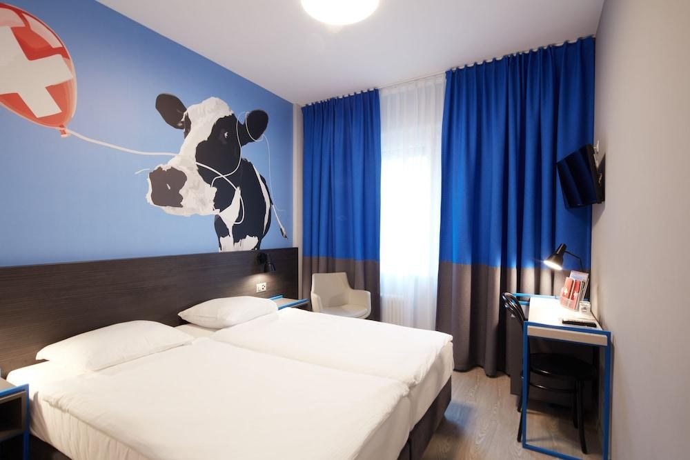 CRYSTAL HOTEL photo 3