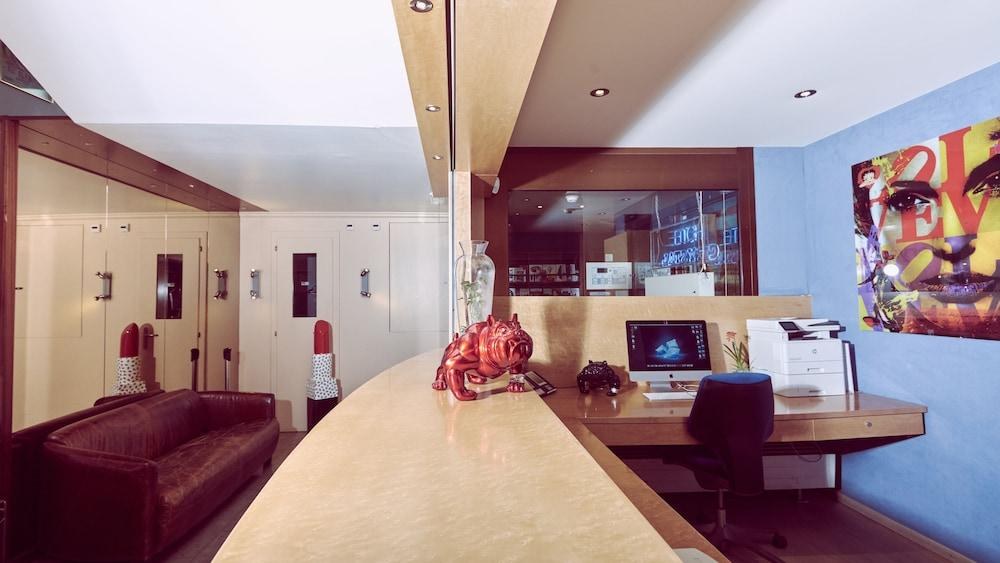CRYSTAL HOTEL photo 4