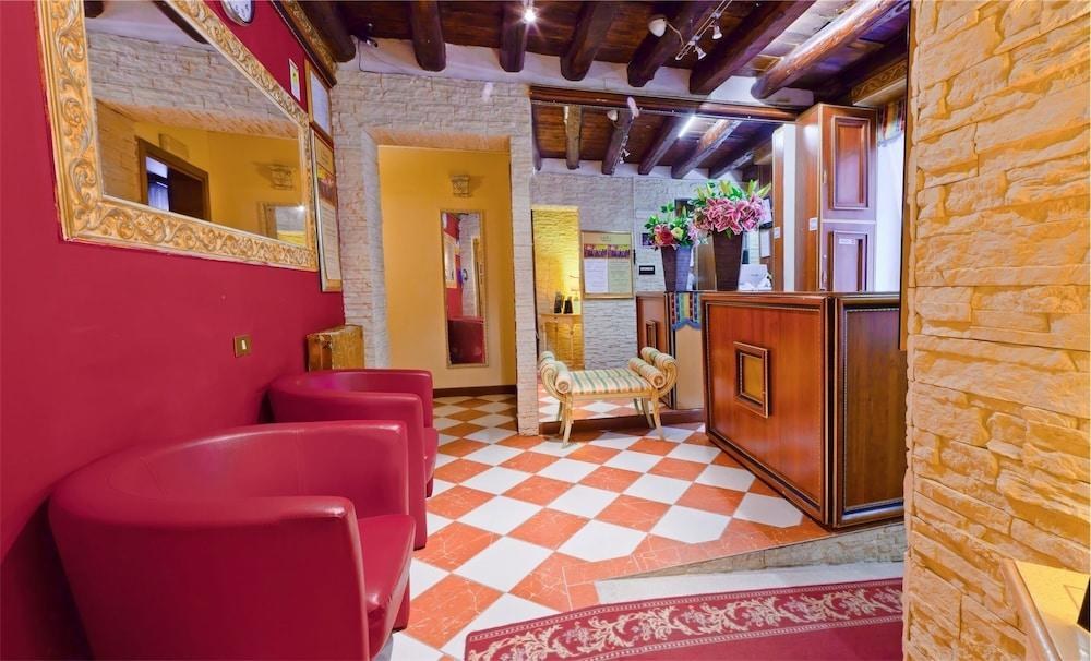HENRY HOTEL