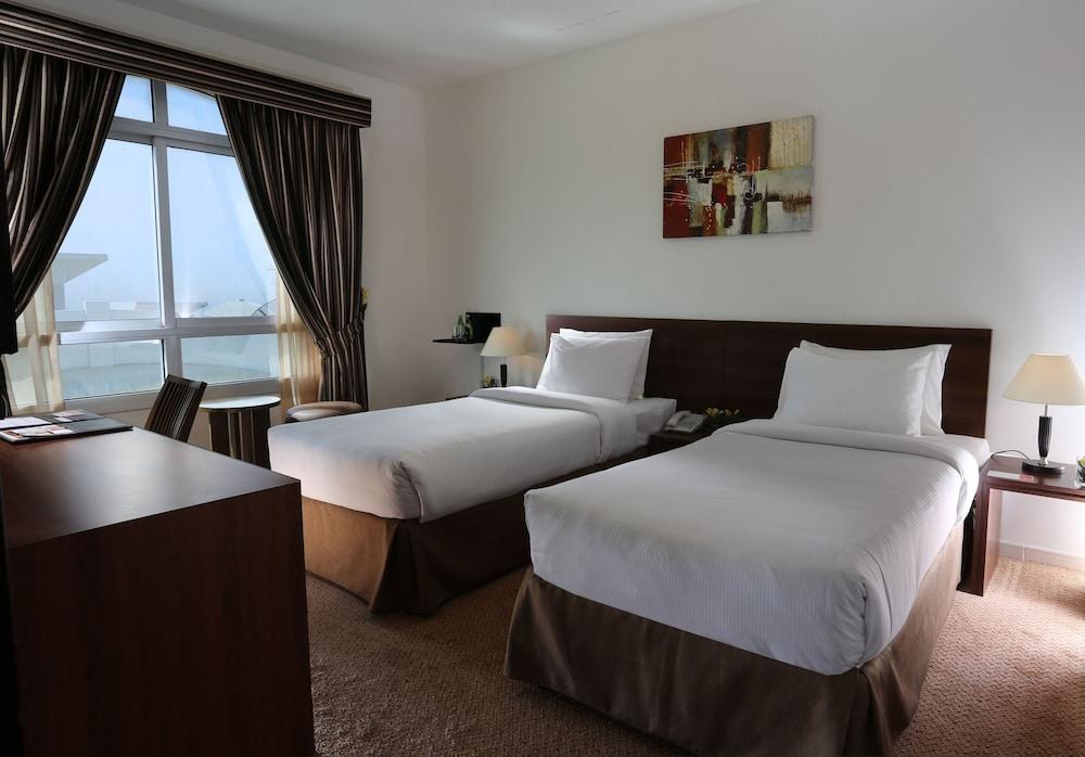 Ramada by Wyndham Beach Hotel Ajman photo 3