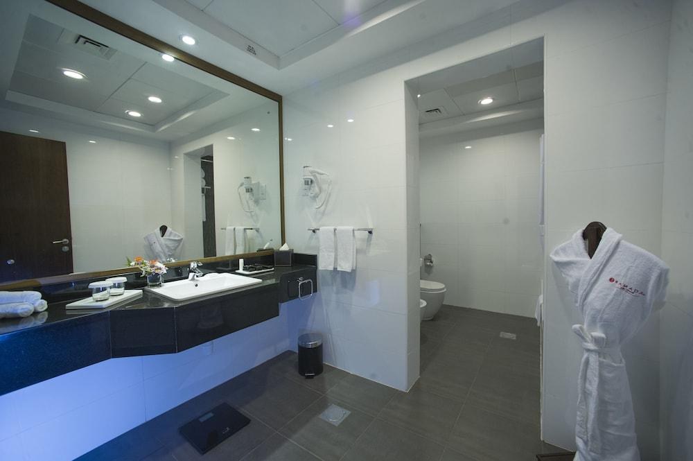 Ramada by Wyndham Abu Dhabi Corniche photo 3