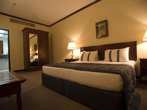IMPERIAL SUITES photo 2