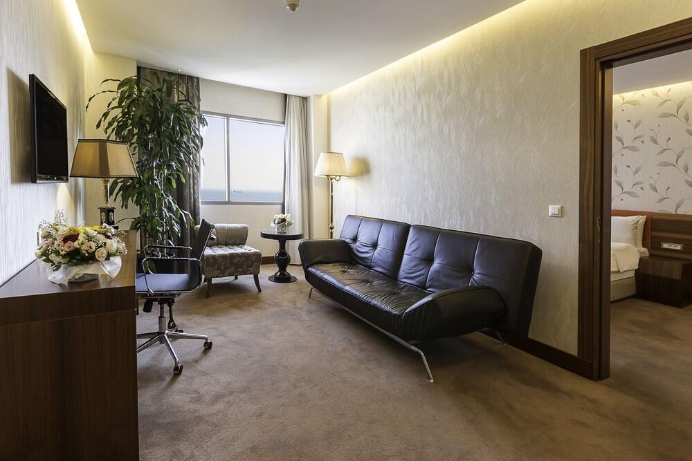 Ramada Plaza by Wyndham Istanbul Atakoy photo 2