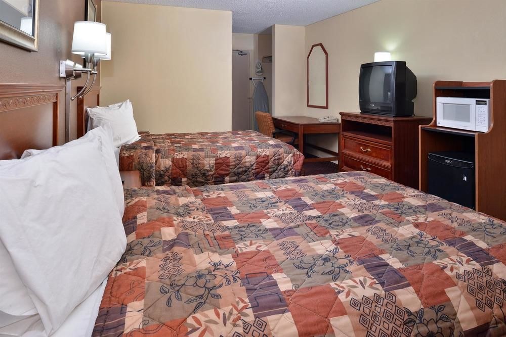 AMERICAS BEST VALUE INN TULSA WEST (I-44) photo 1