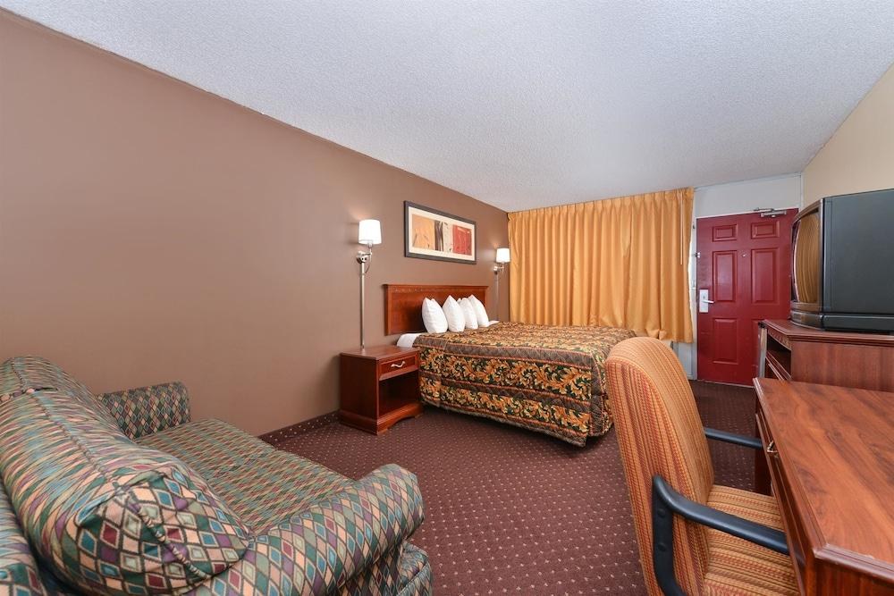 AMERICAS BEST VALUE INN TULSA WEST (I-44) photo 3