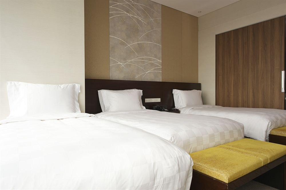 Osaka Marriott Miyako Hotel photo 1