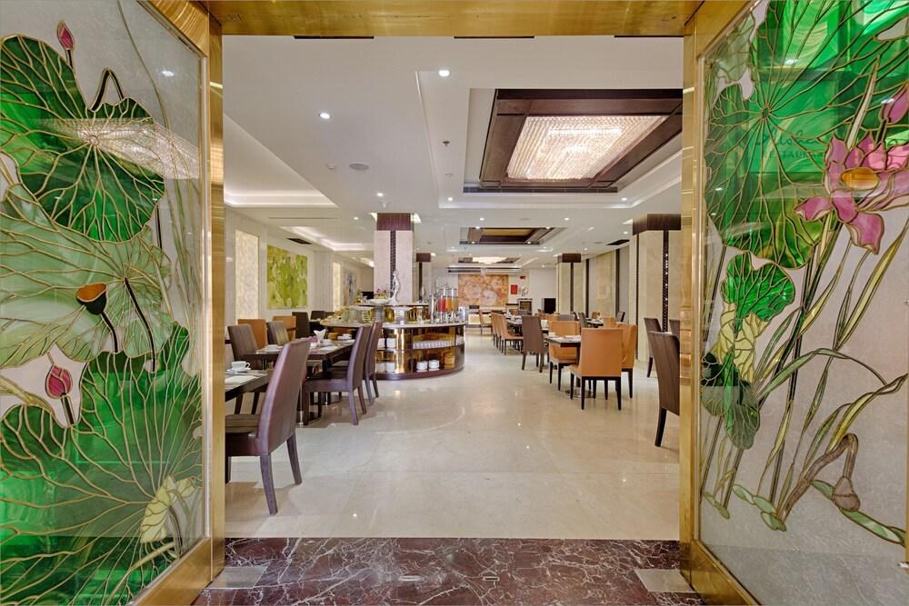 HOLIDAY BEACH HOTEL & RESORT photo 2