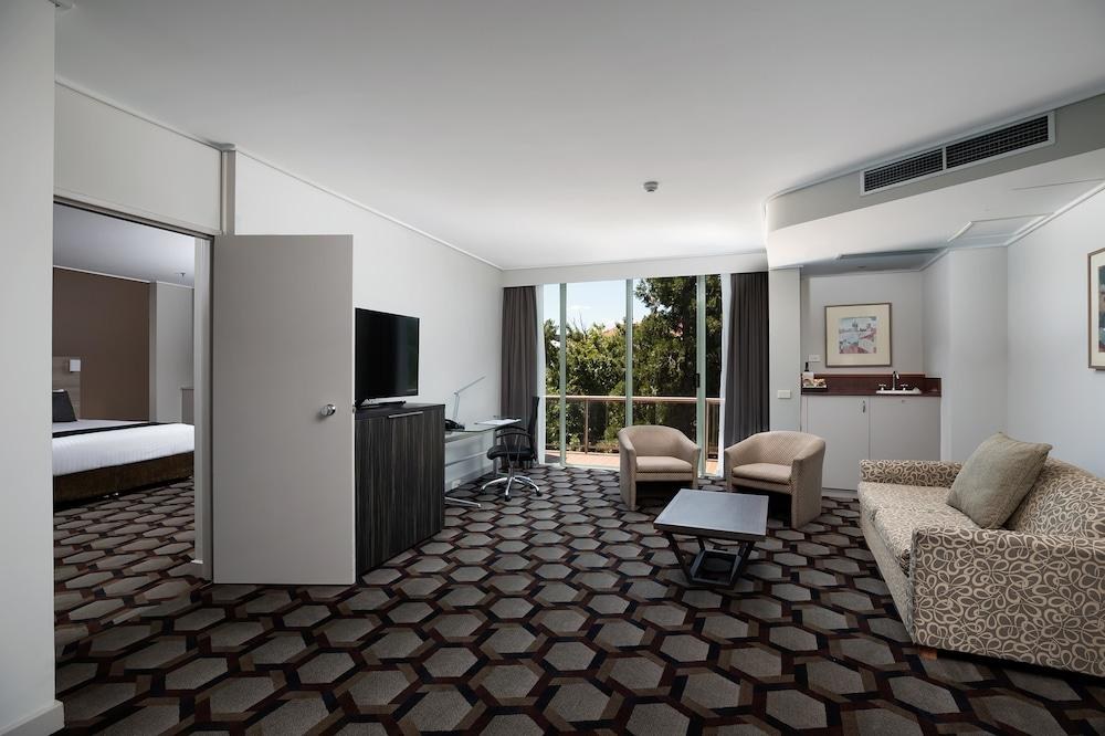 RYDGES CAPITAL HILL photo 2