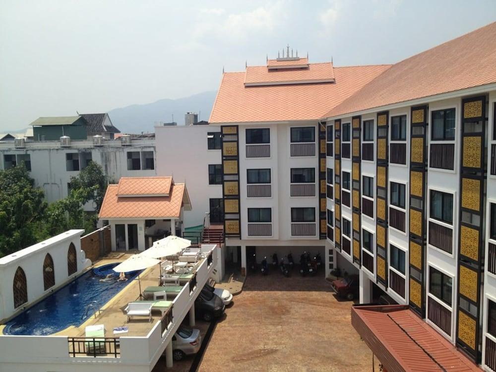 WANGBURAPA GRAND HOTEL photo 2