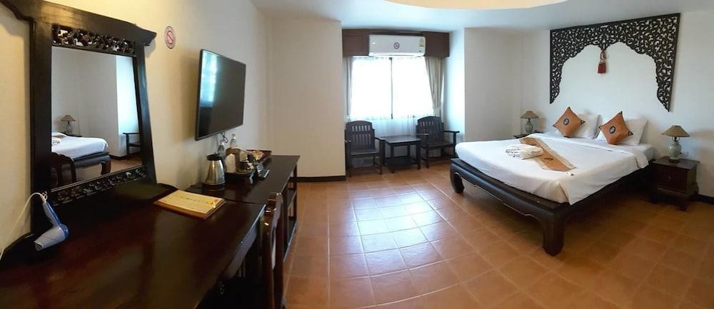 WANGBURAPA GRAND HOTEL photo 4