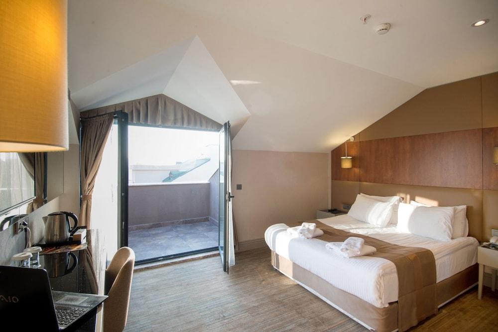 GK REGENCY SUITES photo 2