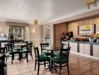 DAYS INN TULSA AIRPORT photo 2