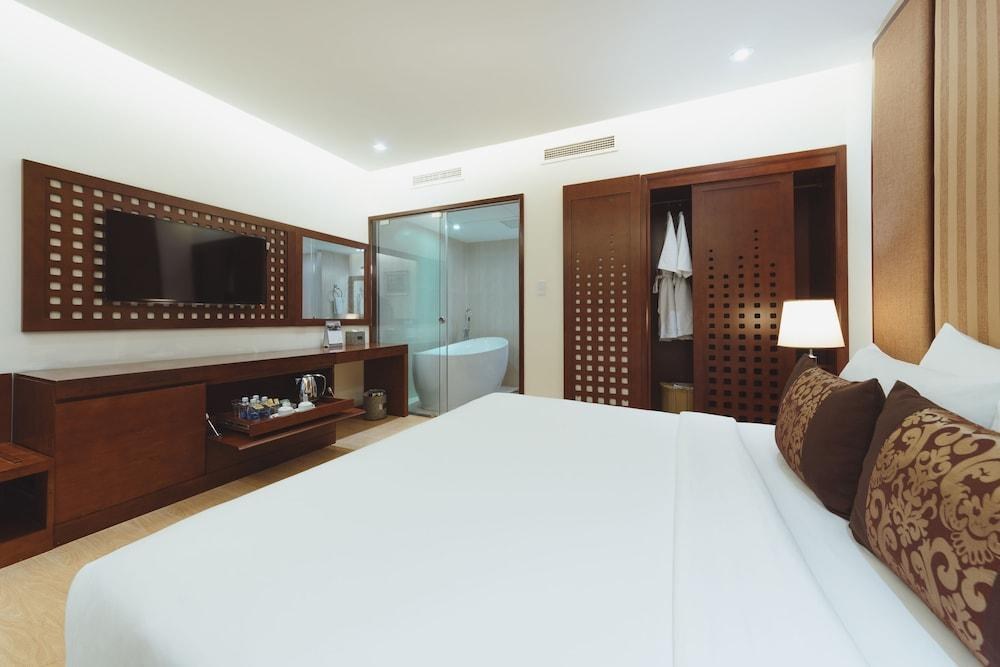 Paragon Saigon Hotel photo 2