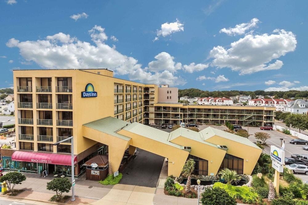 DAYS INN BY WYNDHAM VIRGINIA BEACH AT THE BEACH photo 2