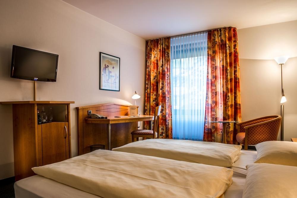 HOTEL PANORAMA HAMBURG-HARBURG photo 4