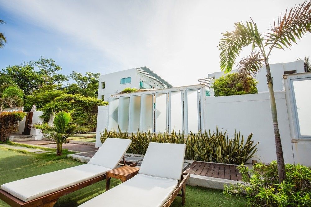 KC BEACH CLUB HOTEL & POOL VIL