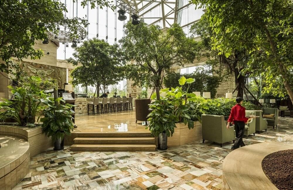 INTERCONTINENTAL GLOBAL CENTER photo 4