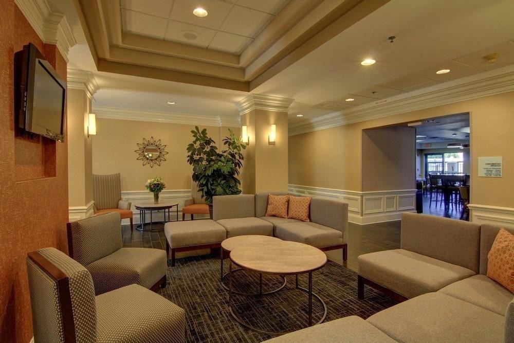 HOLIDAY INN EXPRESS & SUITES ALPHARETTA - WINDWARD PARKWAY photo 3