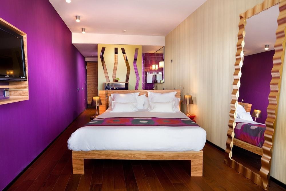 BOHEMIA SUITES AND SPA photo 2