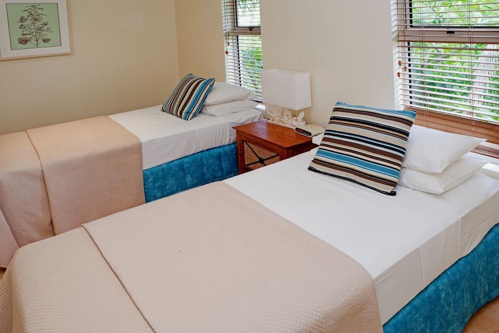 Cayman Villas photo 1