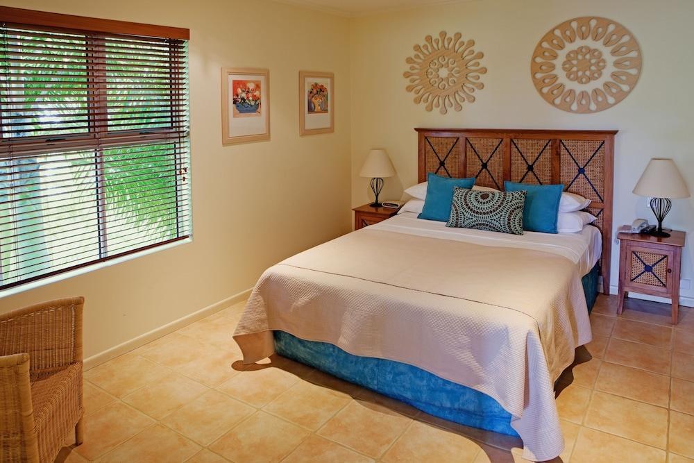 Cayman Villas photo 2