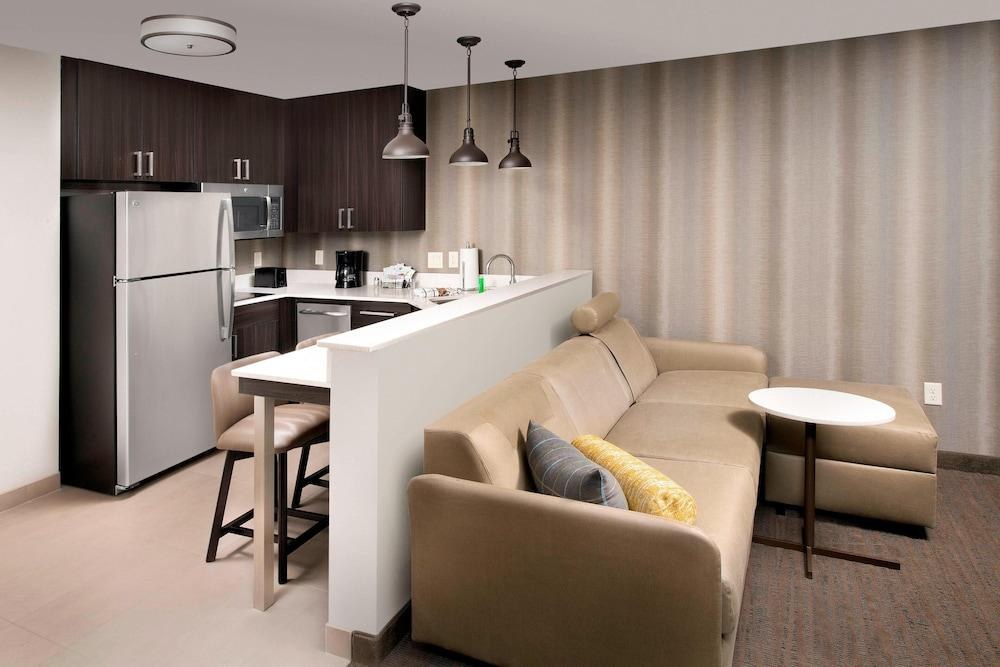 RESIDENCE INN MILWAUKEE BROOKFIELD photo 1