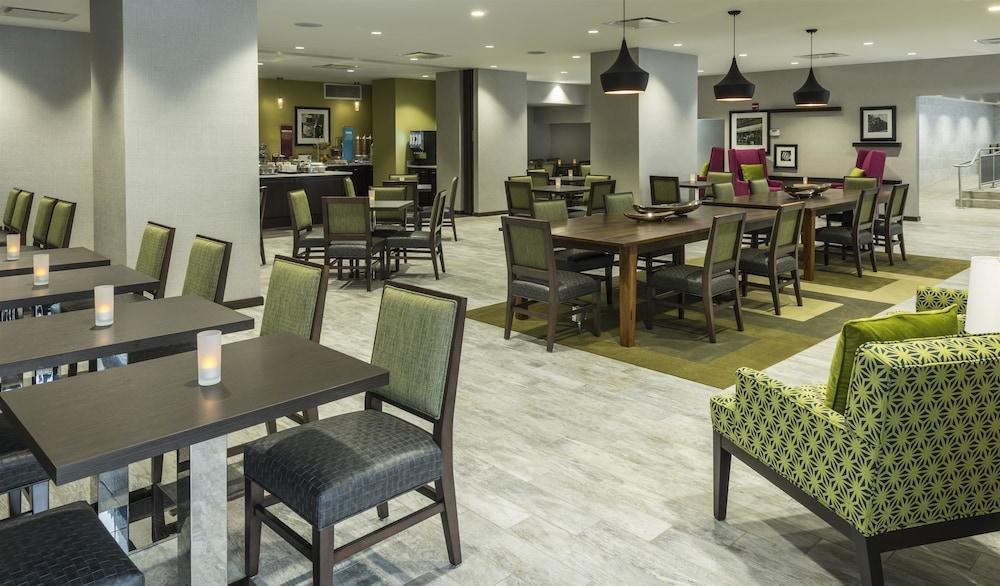 Hampton Inn Chicago Downtown/Magnificent Mile photo 2