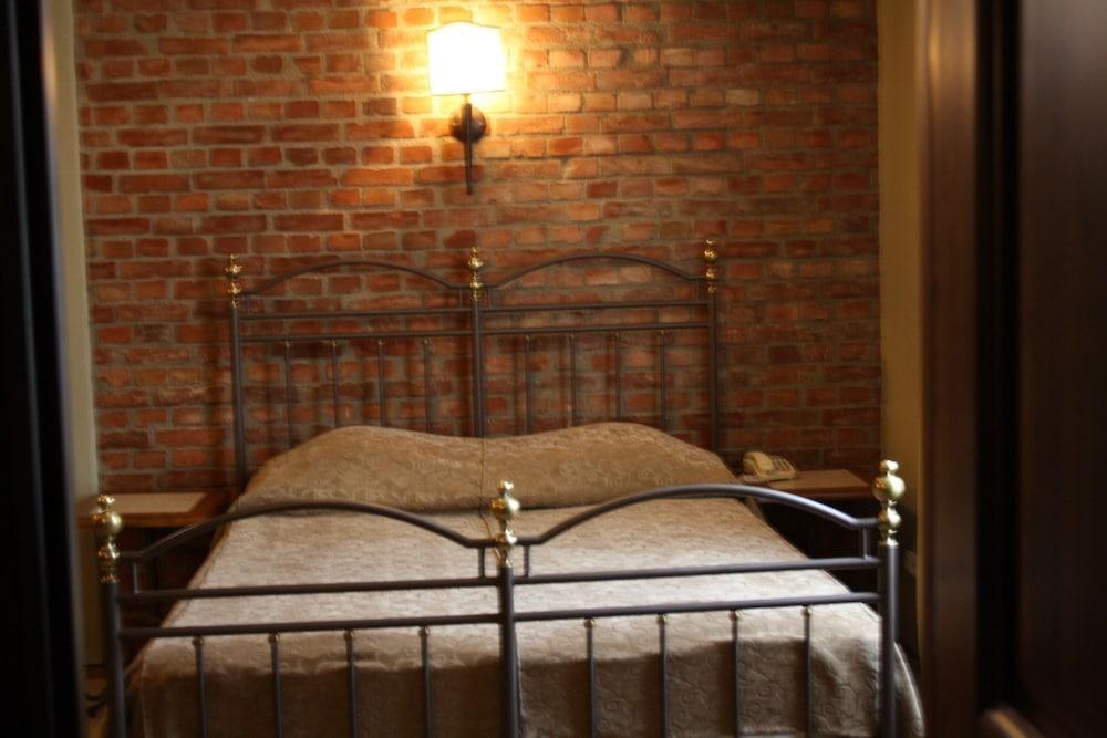 BEST WESTERN TOPAZ HOTEL-CLUJ NAPOCA photo 3