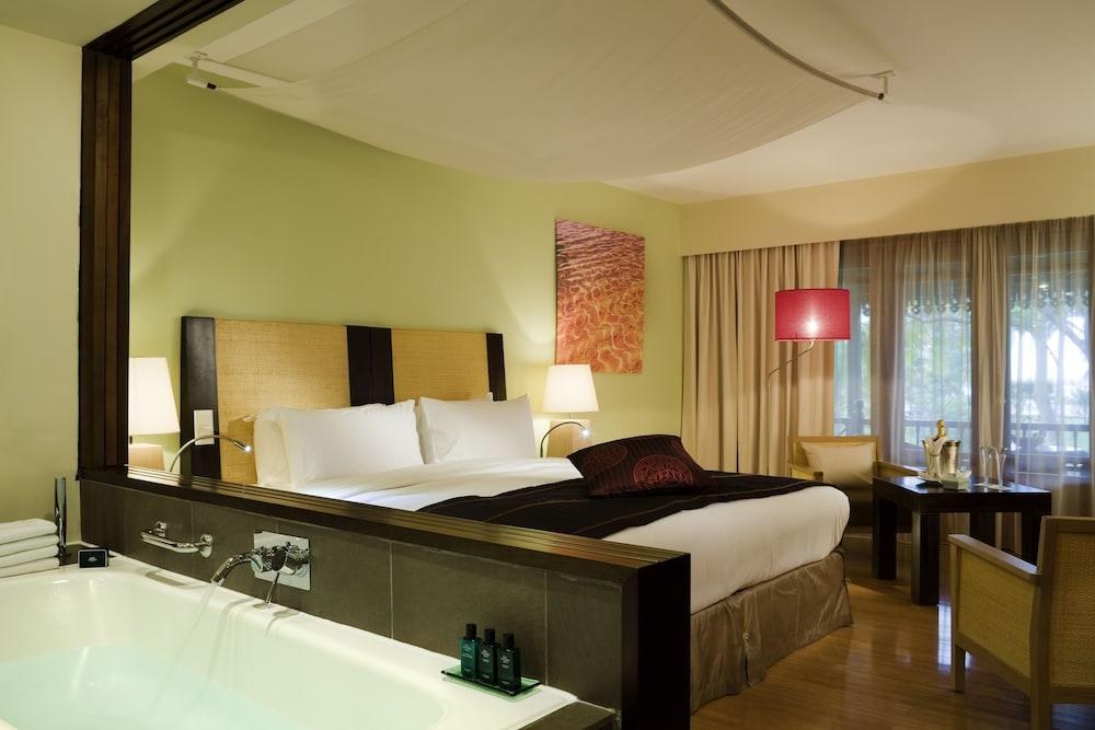 SOFITEL MAURITIUS L'IMPERIAL RESORT AND SPA photo 2