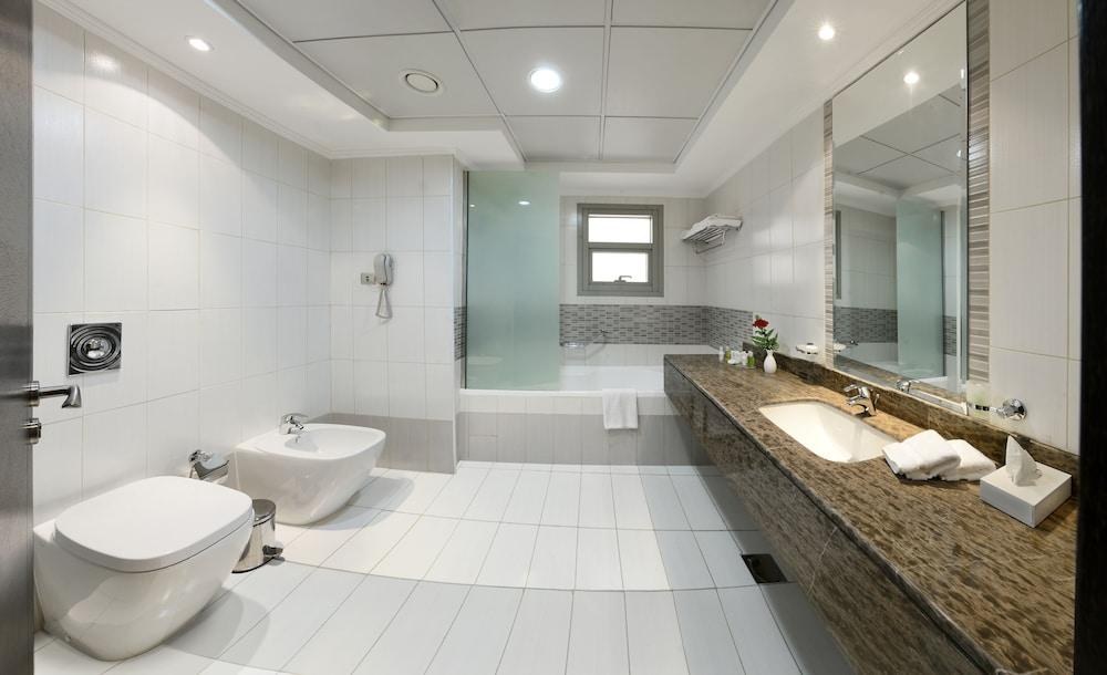 Al Majaz Premiere Hotel Apartments photo 3