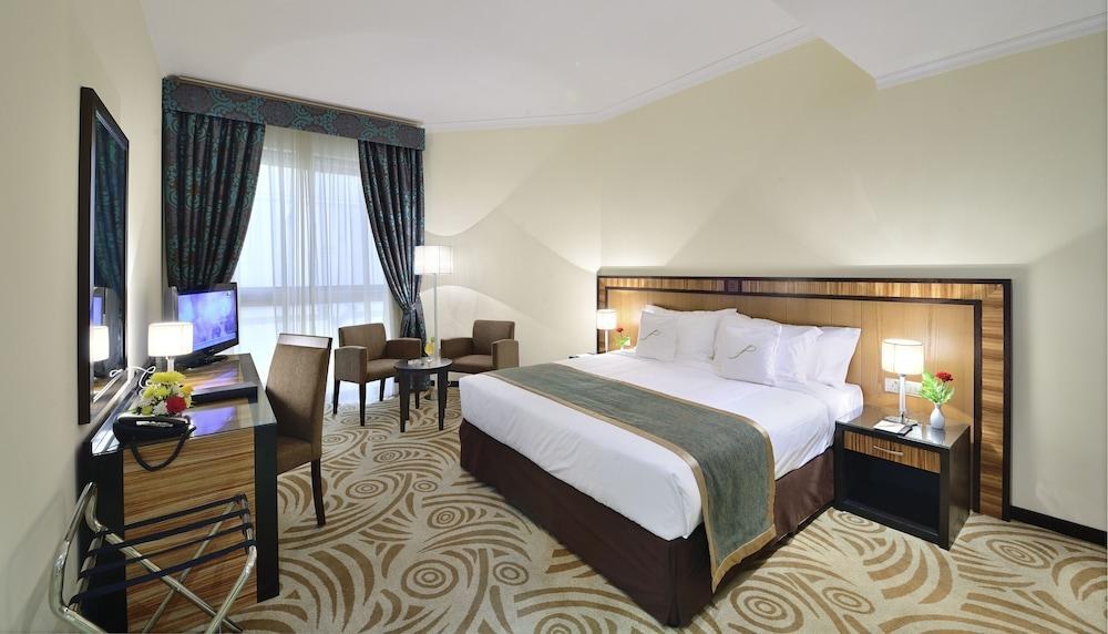 Al Majaz Premiere Hotel Apartments photo 4