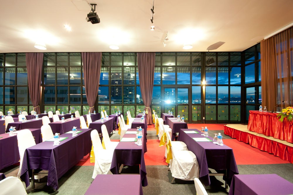 SANDALAY RESORT