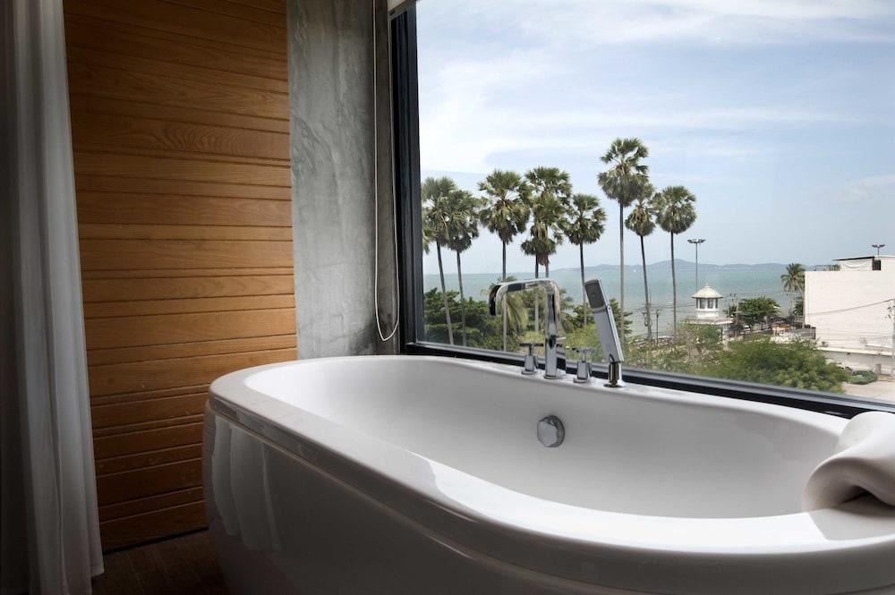 THE NOW HOTEL photo 4
