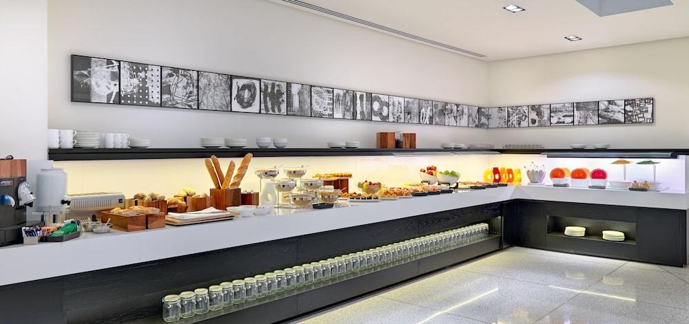 H10 ART GALLERY