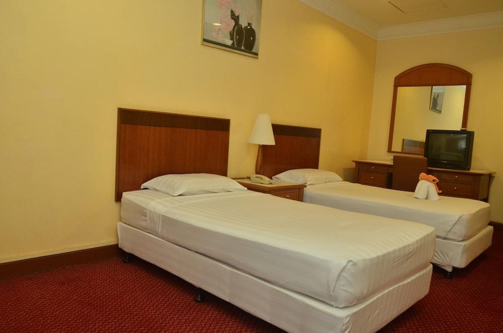 Grand Pacific Hotel PWTC
