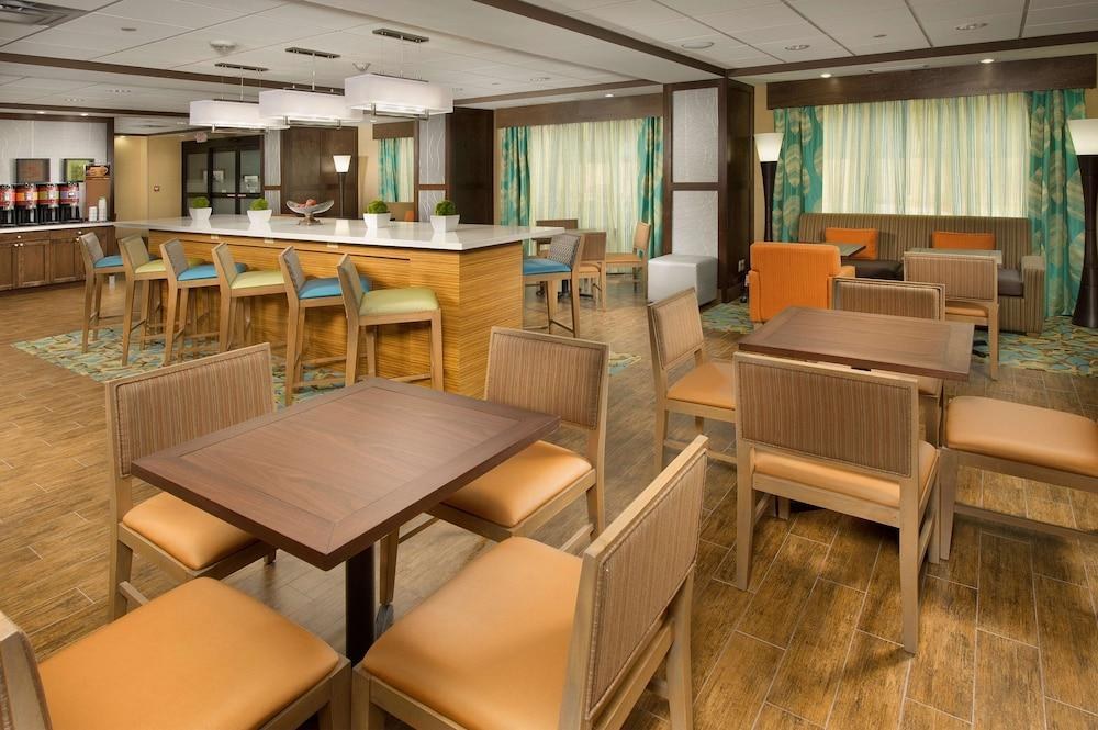 Hampton Inn Lake Charles photo 2