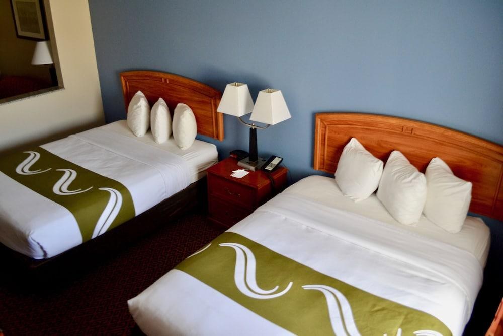 QUALITY SUITES photo 2