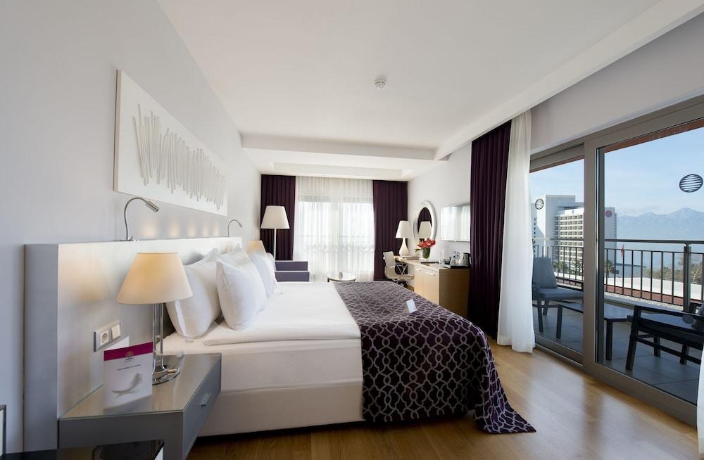 AKRA V HOTEL photo 2