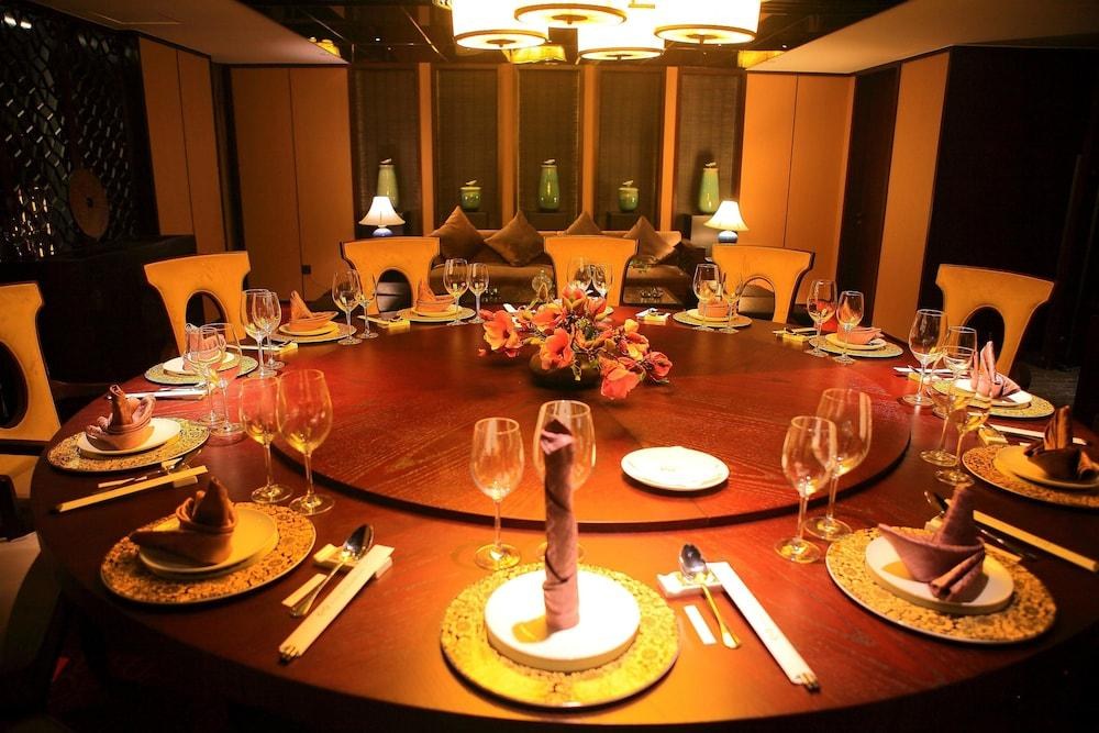GLORIA PLAZA HOTEL DONGSHENG photo 2