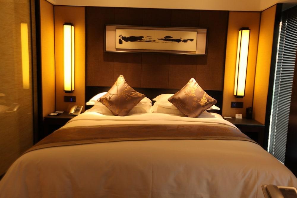 GLORIA PLAZA HOTEL DONGSHENG photo 3