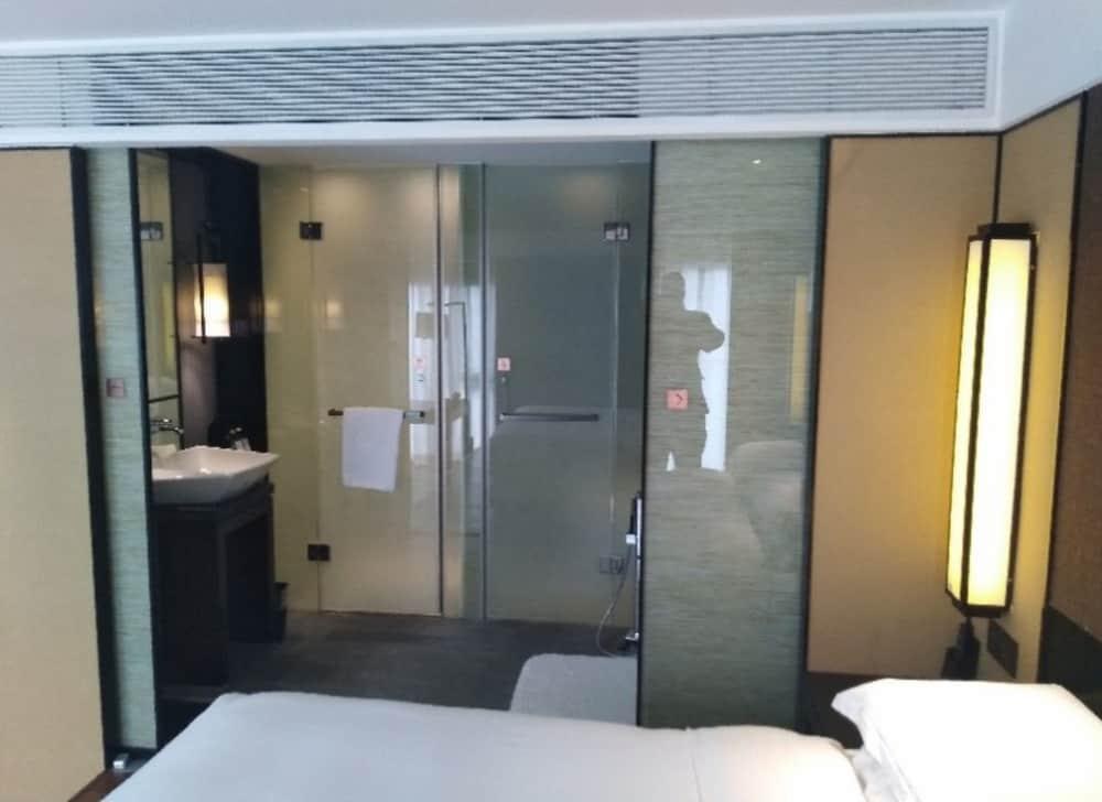 GLORIA PLAZA HOTEL DONGSHENG photo 4